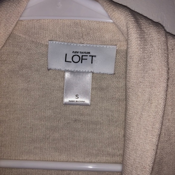 Ann Taylor Loft Cute Short Sleeve Sweater! - Picture 3 of 4